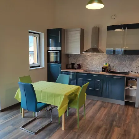 Grassmann דירה *